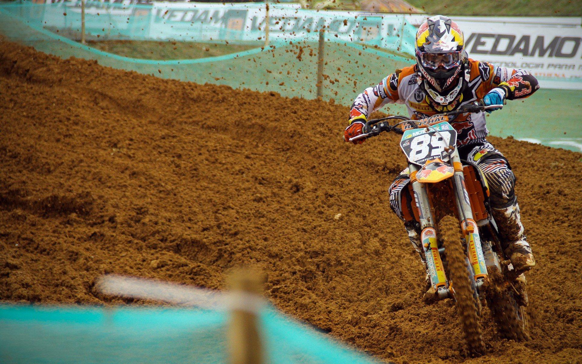 AOE魔法就位!哈利伯顿半场轰17分4板2助,步行者战术革命席卷联盟