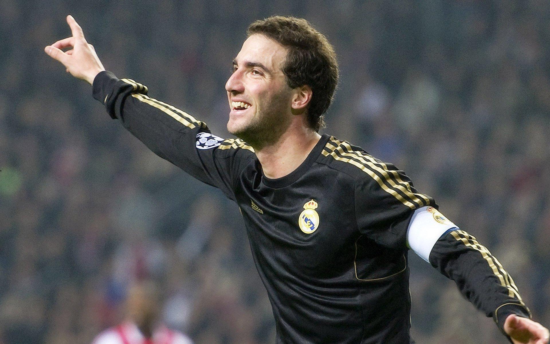 巴萨对迪亚斯转会持乐观态度，利物浦多笔引援或促成交易进展